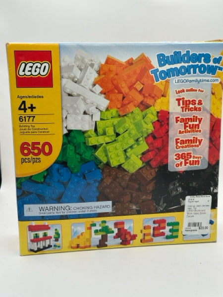 LEGO Bricks and More: Basic Bricks Deluxe