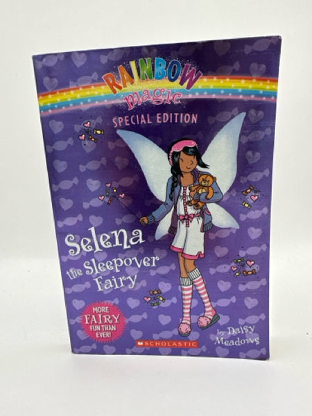 Rainbow Magic: Selena the Sleepover Fairy